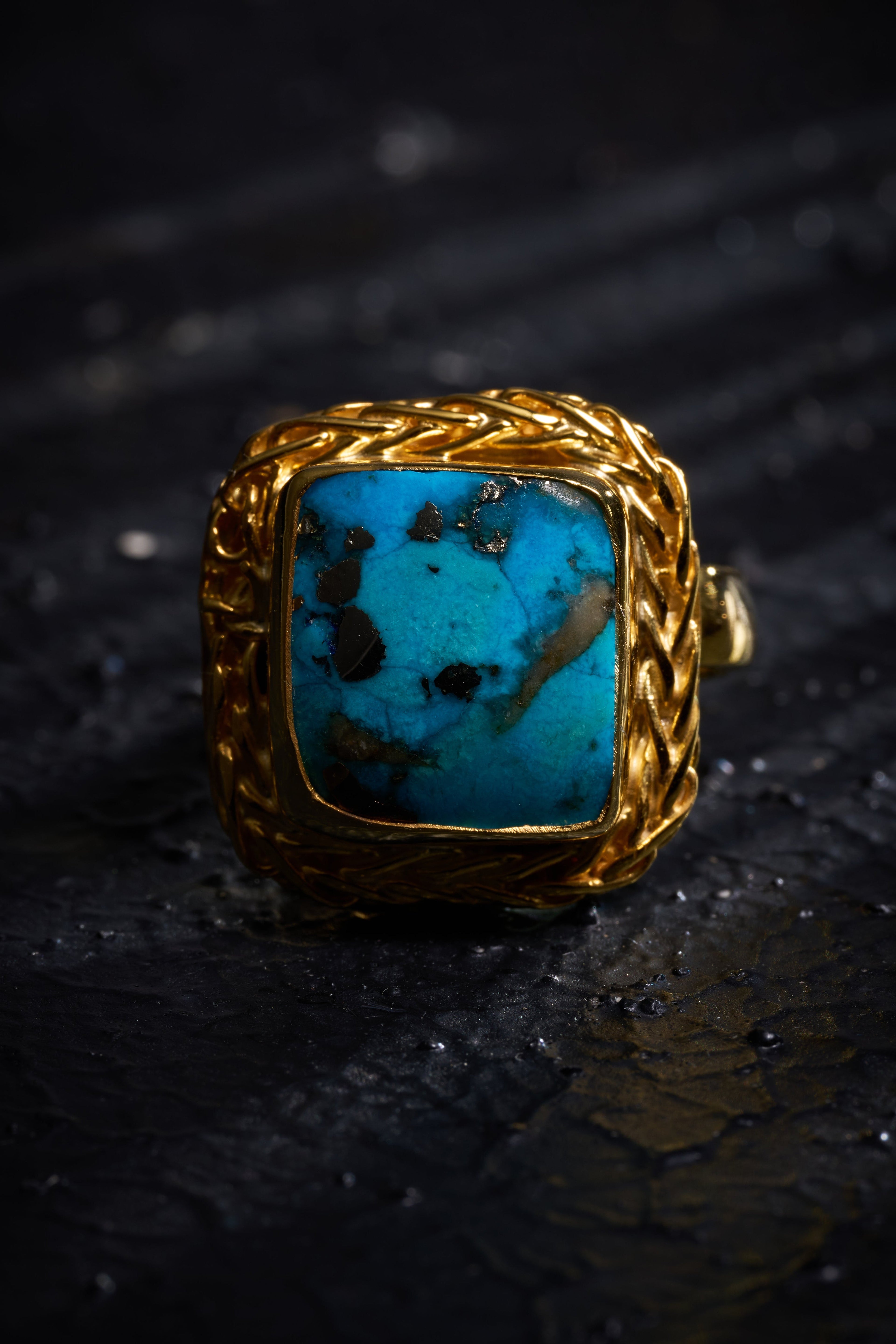 Silver ring gold plated with a turquoise stone 