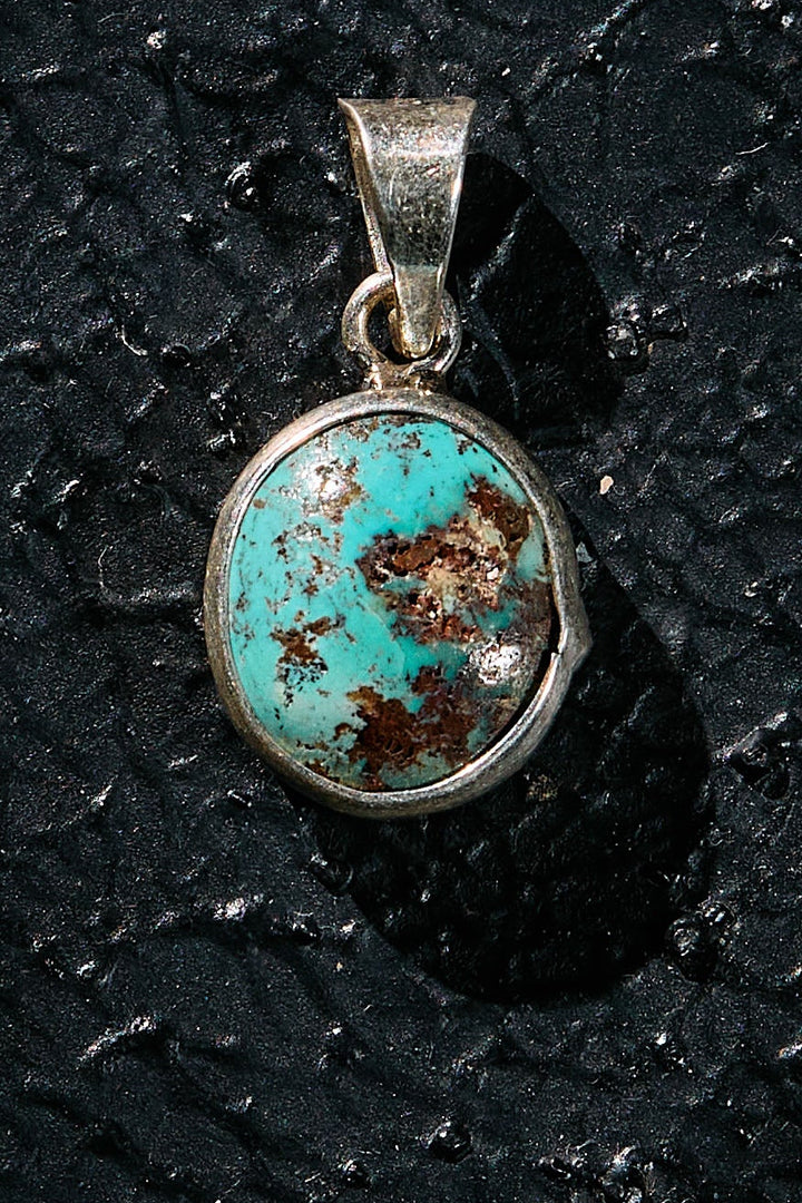 Turquoise stone pendant 