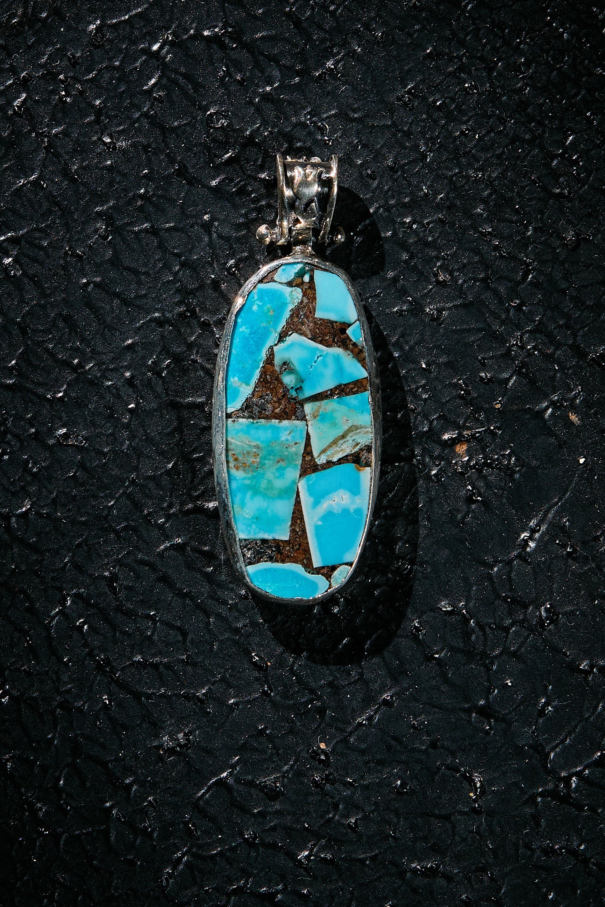 Reconstructed Turquoise imaking beach scenes in frames.
