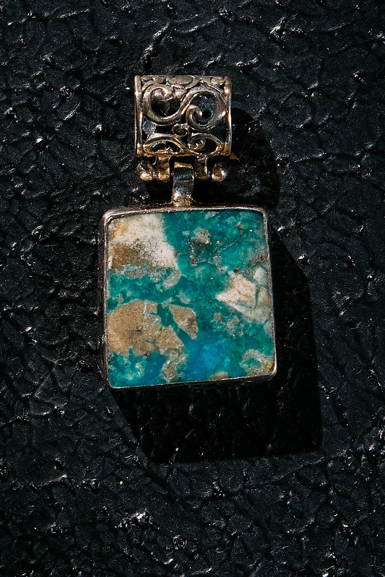 Rare Persian turquoise pendant in 925 silver