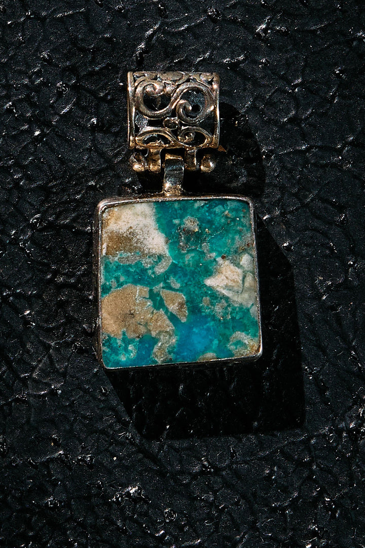 Rare Persian turquoise pendant in 925 silver